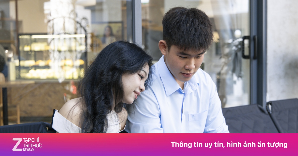 Bỏ du lịch lễ, vợ chồng trẻ TP.HCM 'quay xe' đón bố mẹ
