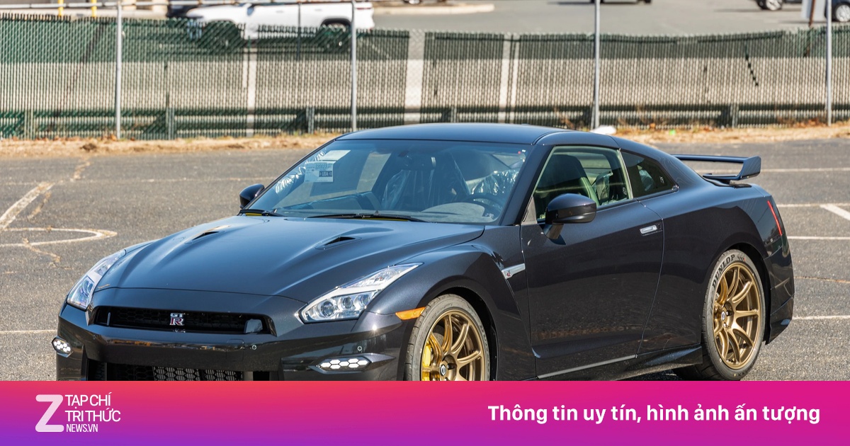 'Sang tay' siêu xe đường phố Nissan GT-R mới tinh, lời hơn 30.000 USD