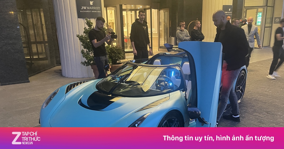 Andrew Tate cầm lái siêu xe Koenigsegg Jesko Attack tại Romania
