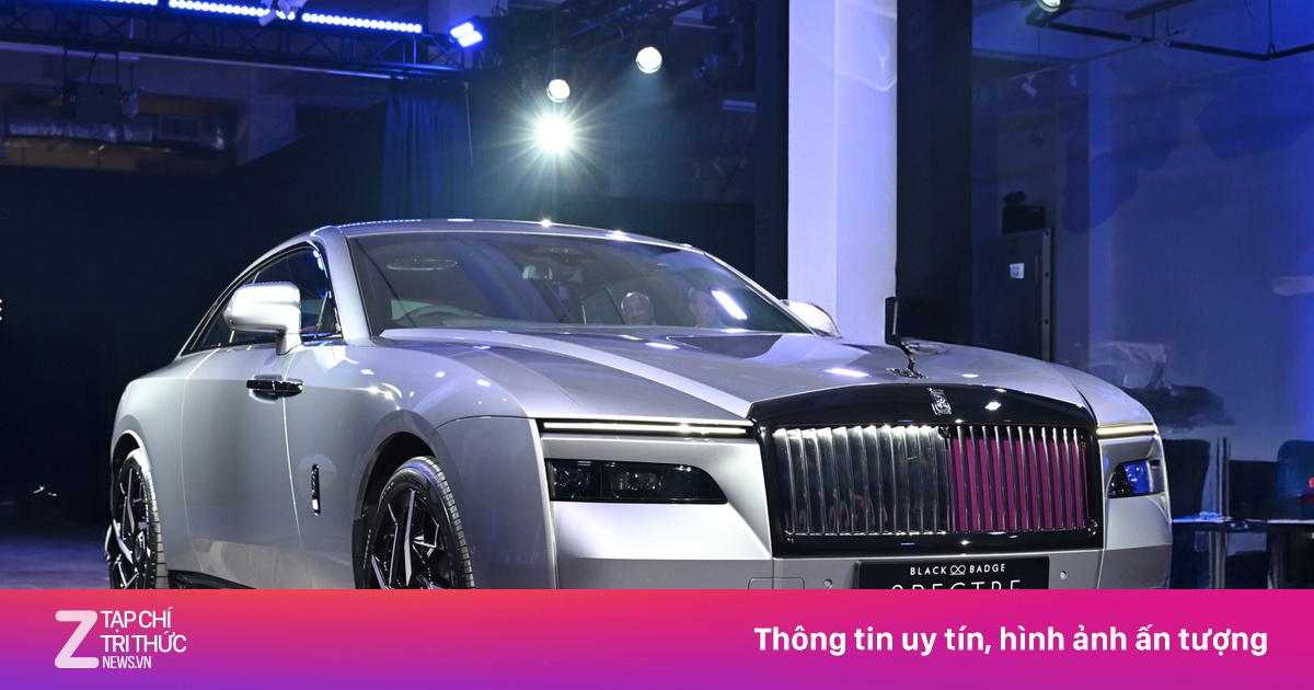 Rolls-Royce Black Badge Spectre giá 1,85 triệu USD tại Singapore