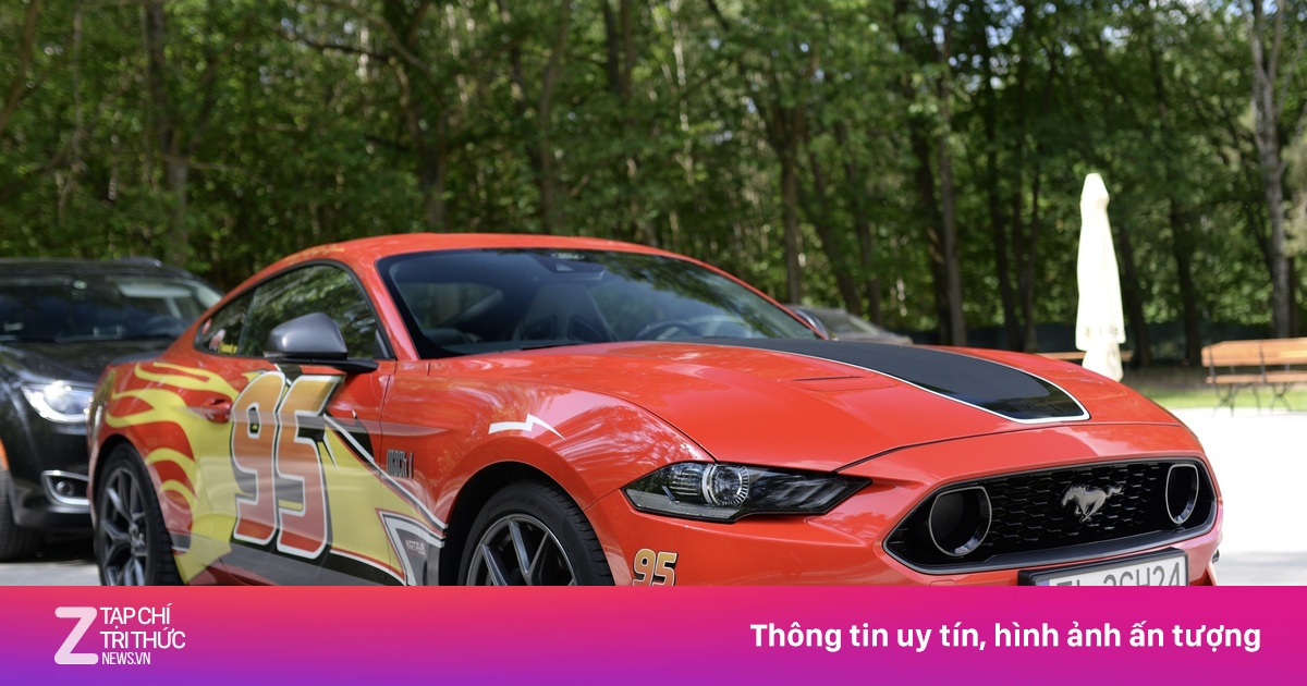 Xe cơ bắp Ford Mustang Mach 1 lấy cảm hứng từ phim Disney