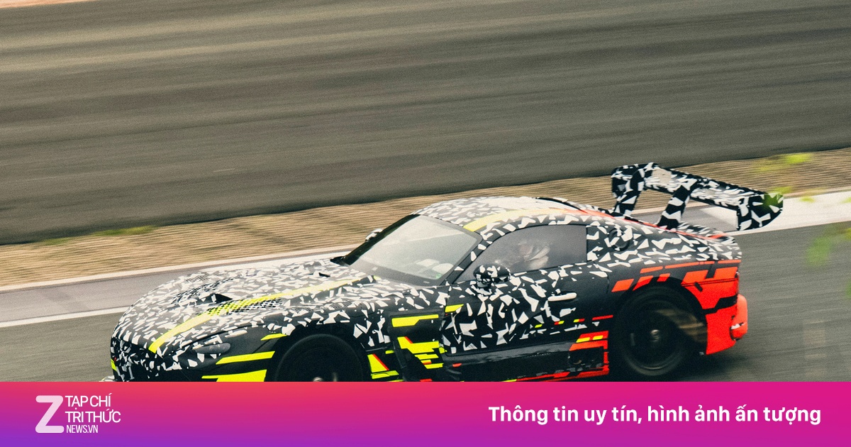 Xe đua Mercedes-Benz Concept AMG GT Track Sport bất ngờ tái xuất