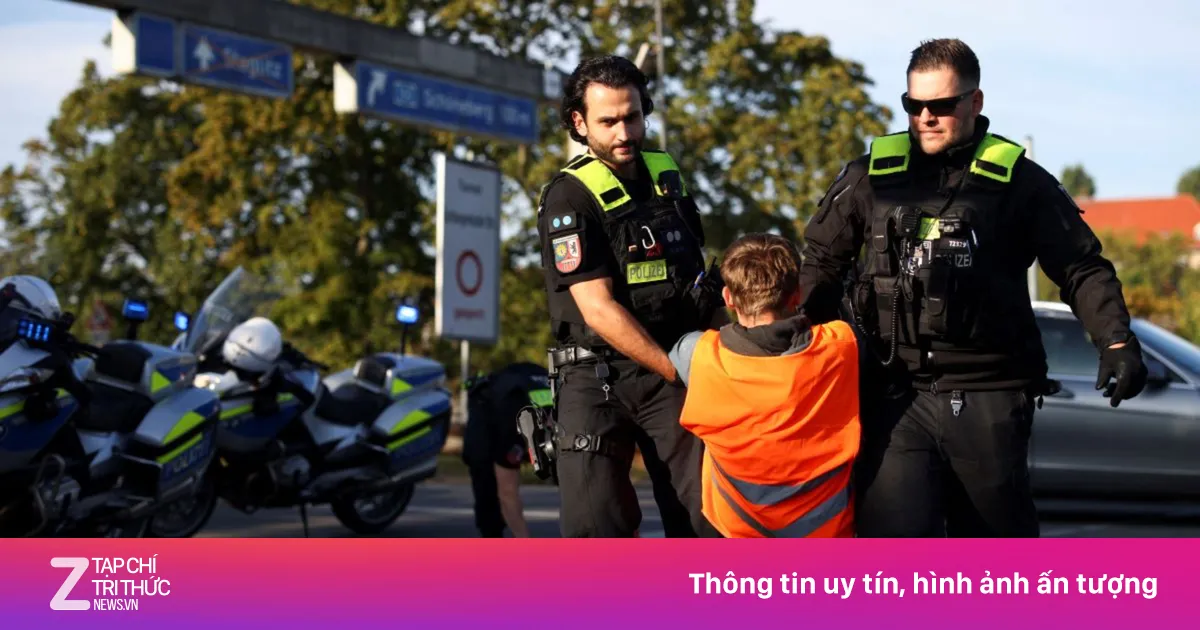 Tòa án Đức bác đơn kiện nhằm vào BMW và Mercedes-Benz