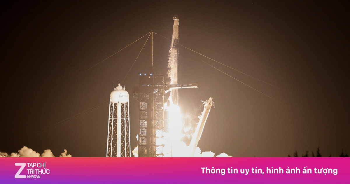 Nhà đầu tư Bitcoin mua chuyến bay SpaceX chinh phục hai cực Trái Đất