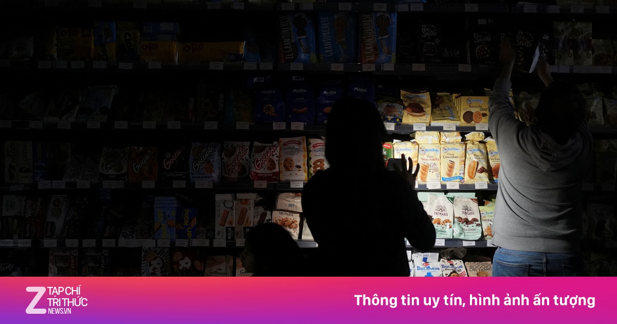 Hỗn loạn bao trùm khi Tây Ban Nha, Bồ Đào Nha chìm trong bóng tối