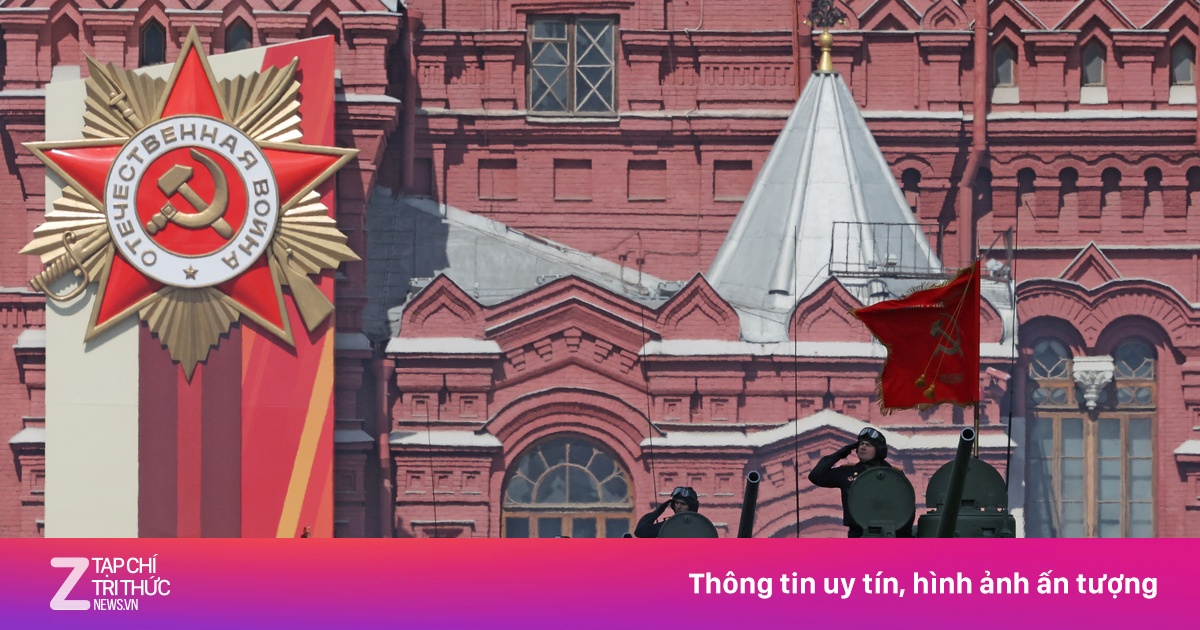 Thế giới hướng về châu Âu với tân Giáo hoàng và lễ Ngày Chiến thắng