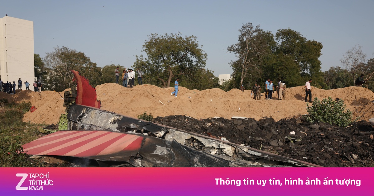 Đã tìm thấy hộp đen của chiếc máy bay rơi ở Ấn Độ