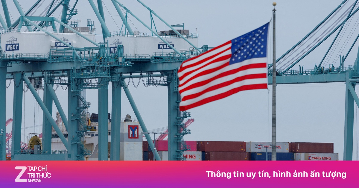 Cảng biển lớn nhất nước Mỹ ảm đạm vì thuế quan