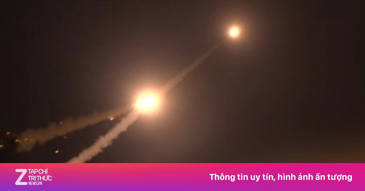 Iran Phóng Tên Lửa Đạn Đạo Kheibar Vào Các Căn Cứ Mỹ Và Israel