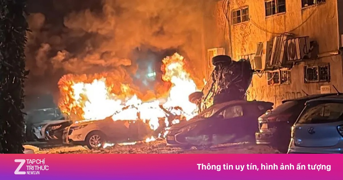 Iran trả đũa, phóng hàng loạt tên lửa vào Tel Aviv