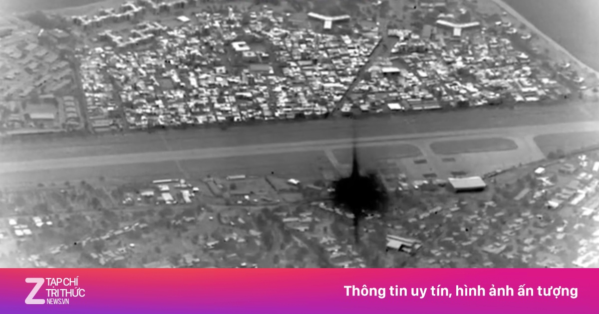 Ông Trump tung clip về vụ tấn công đảo Kharg, gọi là 'báu vật' của Iran