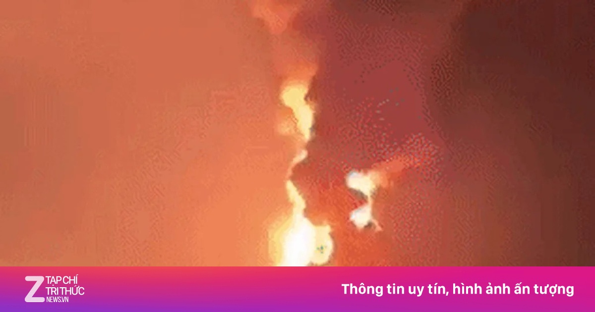 Tàu chở dầu Mỹ bốc cháy dữ dội gần eo biển Hormuz, an ninh hàng hải căng thẳng