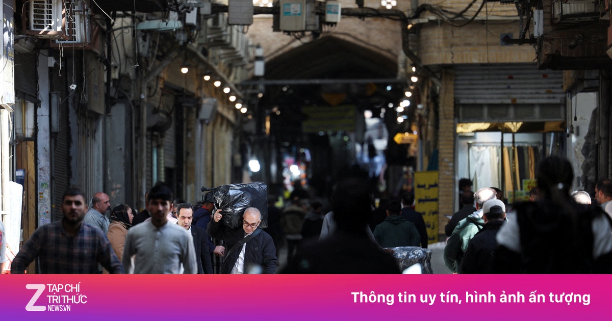 Iran: Người dân kiệt quệ giữa chiến sự, lạm phát và 'bóng tối Internet' kéo dài