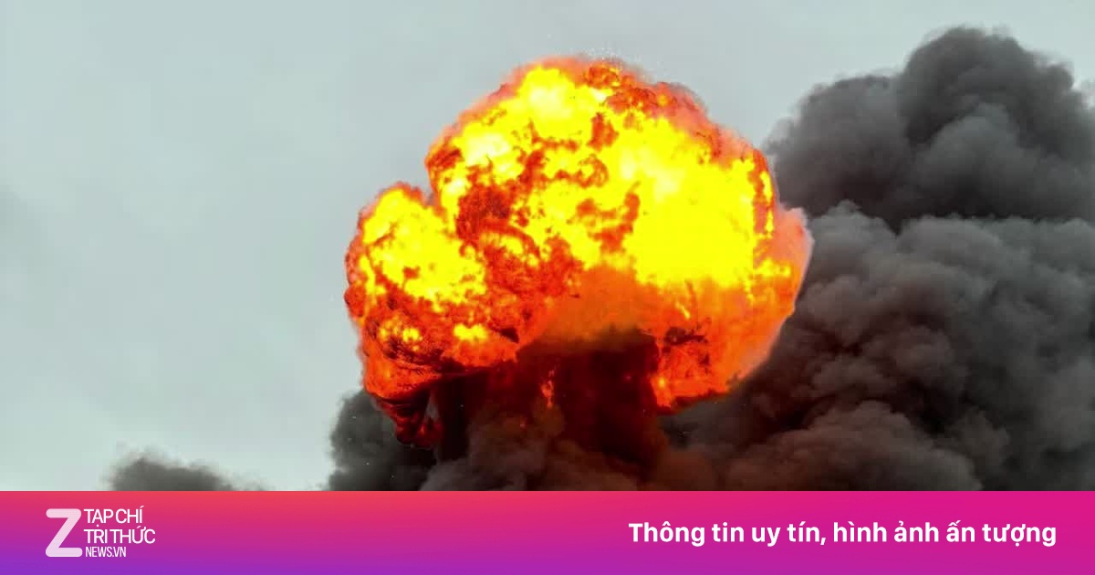Video ghi lại cảnh cháy dữ dội tại trung tâm công nghiệp Israel sau đòn tấn công của Iran