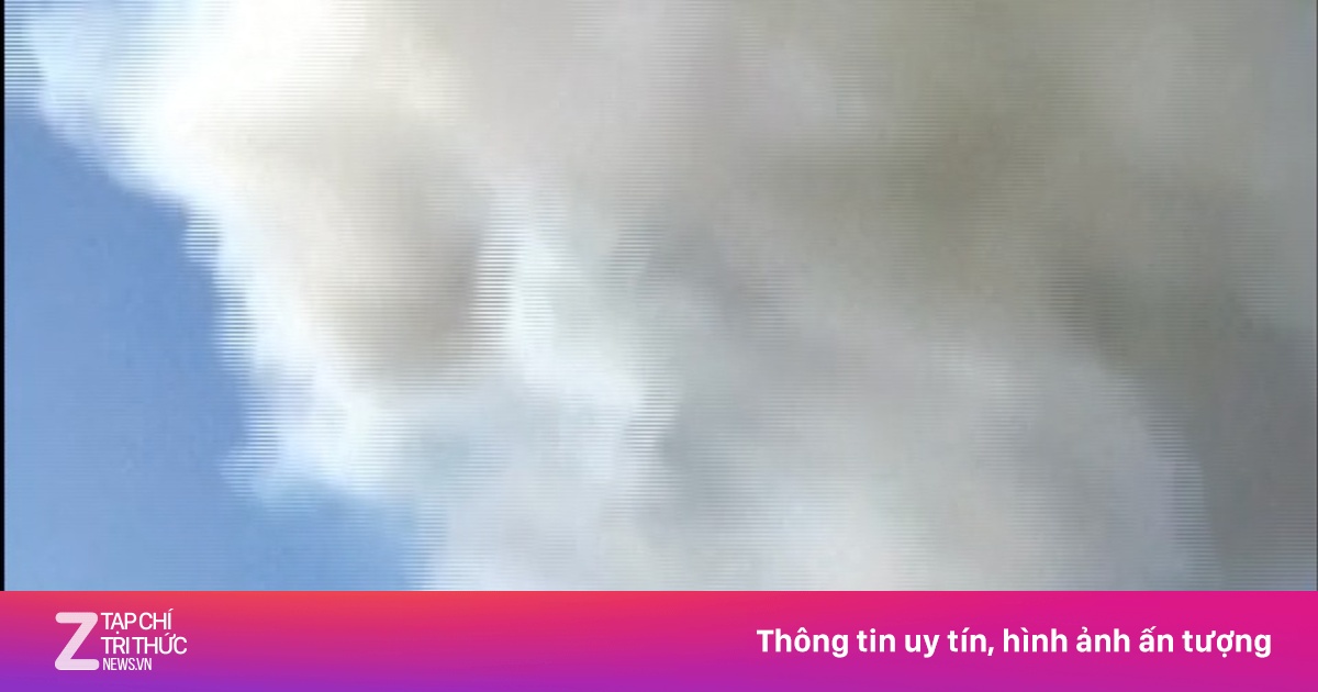 Video ghi lại cảnh khói bốc cao tại miền Đông Iran sau nghi vấn tấn công