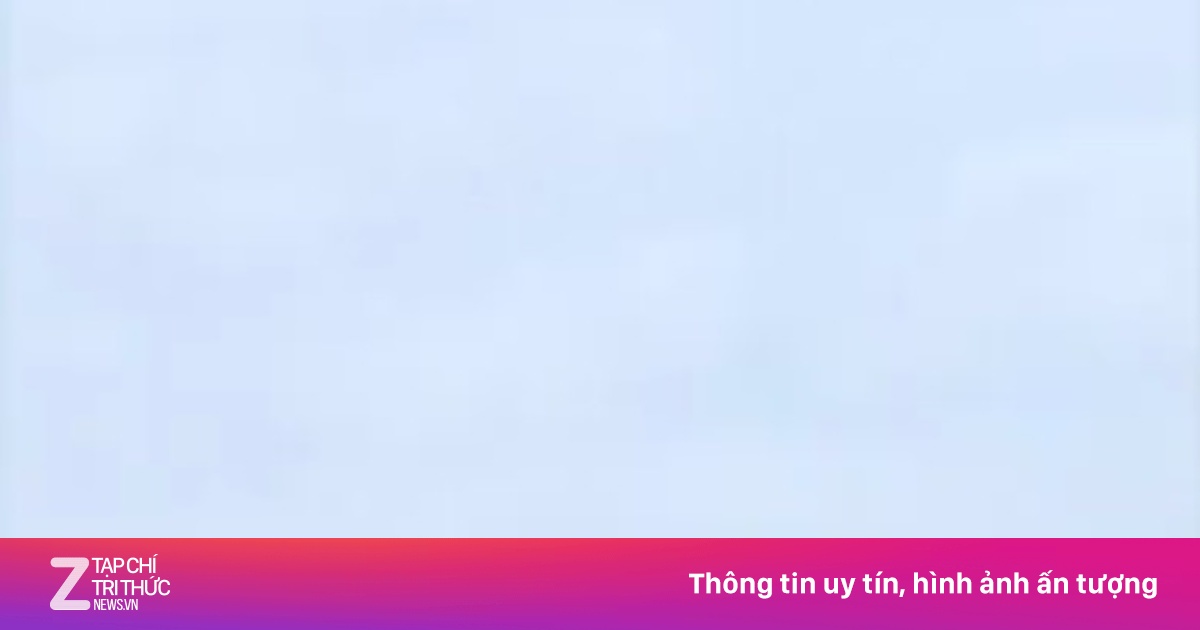 Máy bay tiếp dầu Mỹ 'thủng vá' bất thường, lộ dấu vết chiến sự