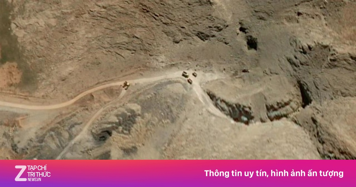 Iran đào bới bệ phóng tên lửa mắc kẹt, lộ dấu hiệu bất thường
