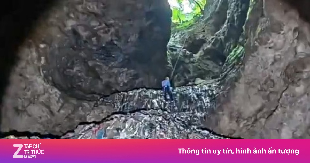 Dọn 51 tấn rác trong hang động Trương Gia Giới