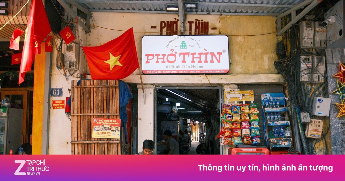 Quán phở duy nhất bên Hồ Gươm sắp phải di dời sau gần 70 năm