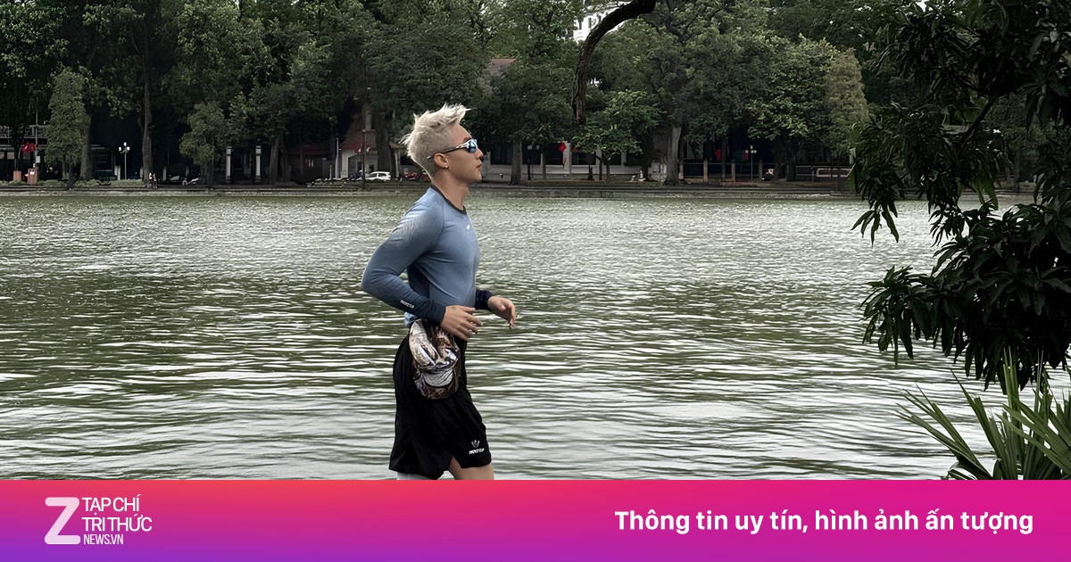 Sơn Tùng M-TP chạy bộ ở Hồ Gươm