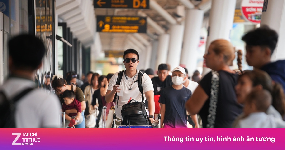 Sân bay Tân Sơn Nhất đón 130.000 khách trong ngày cao điểm lễ 30/4