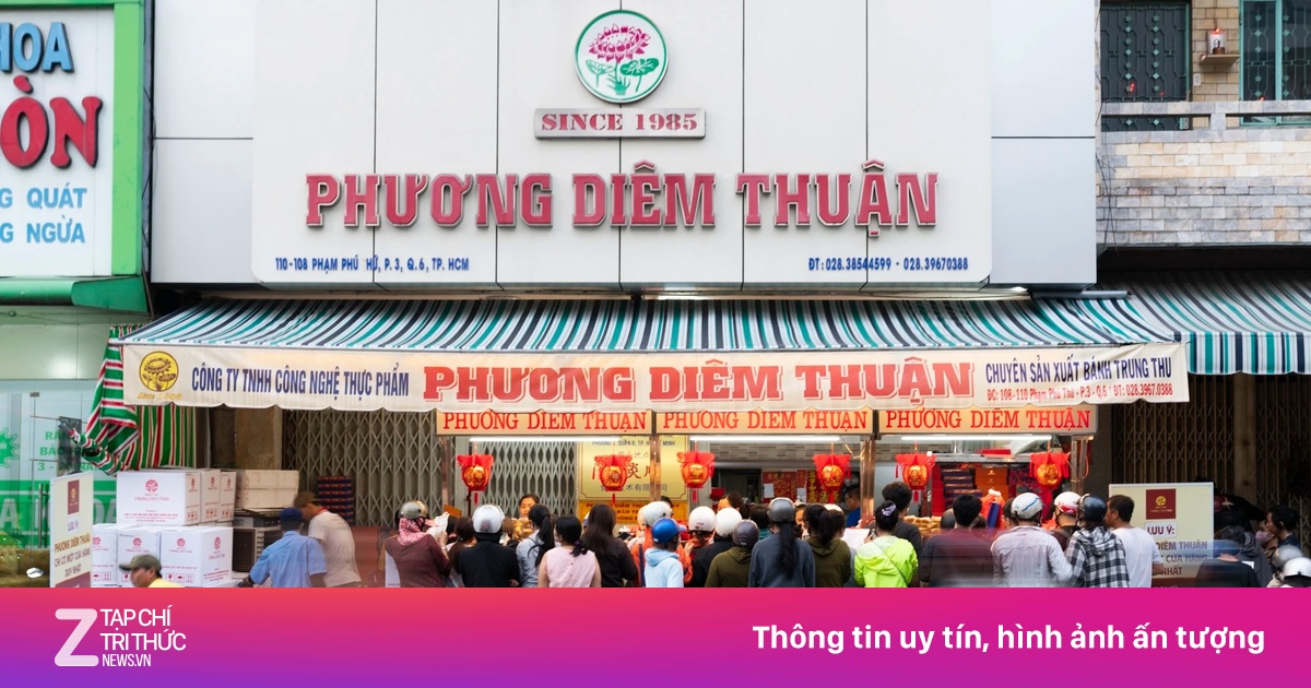 Tại sao đứng hàng giờ chờ mua món 'hot'?