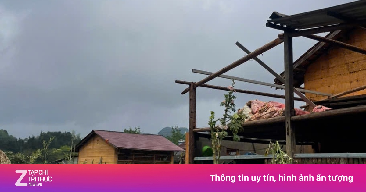 Loạt homestay Hà Giang tốc mái, sập tường do mưa đá hiếm gặp