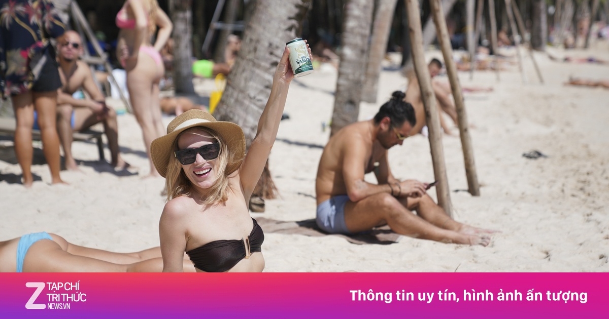 Tóc nhuộm, da nhạy cảm có nên tắm biển lâu?