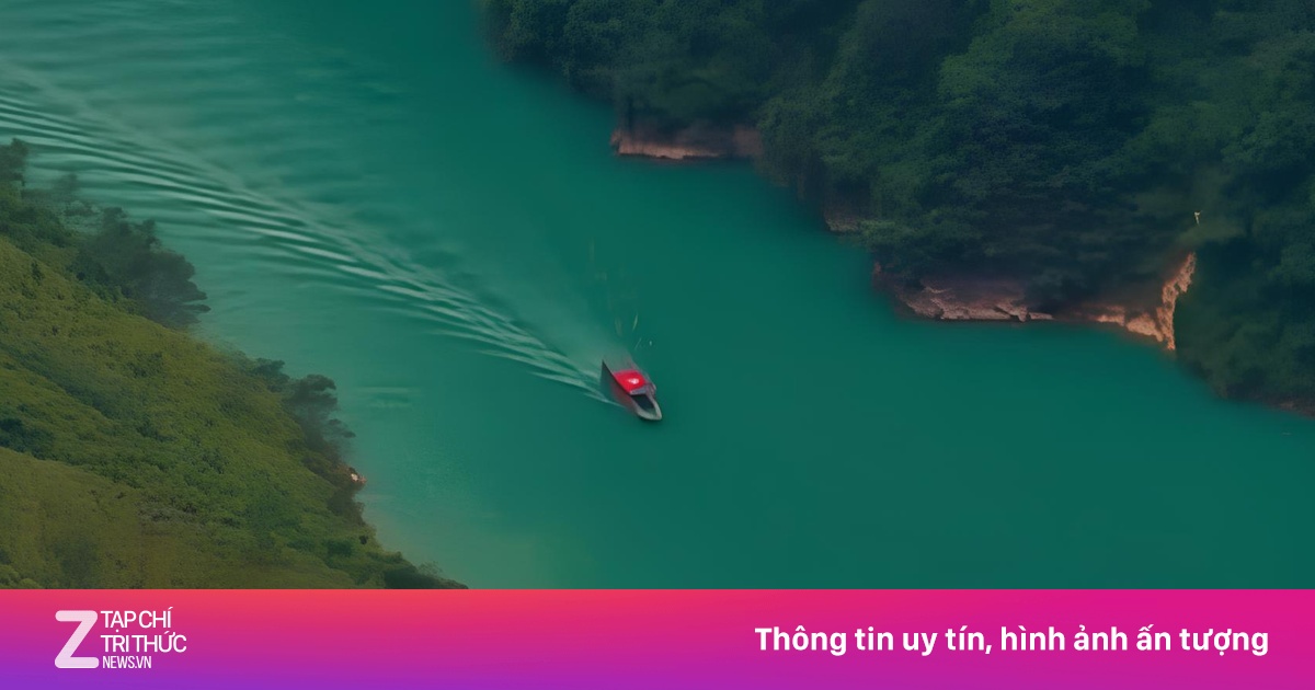 Chàng trai người Mông làm du lịch ở cao nguyên đá
