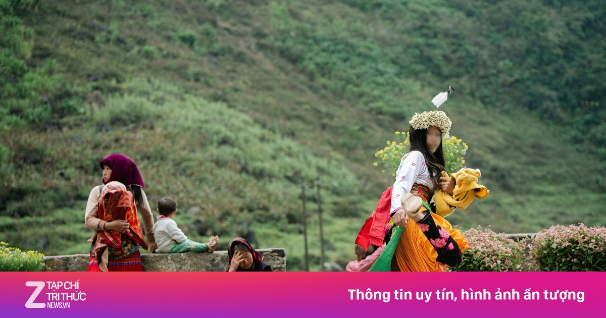 Ai đập bỏ bia đá không cho tiền trẻ trên bãi đá Hà Giang?