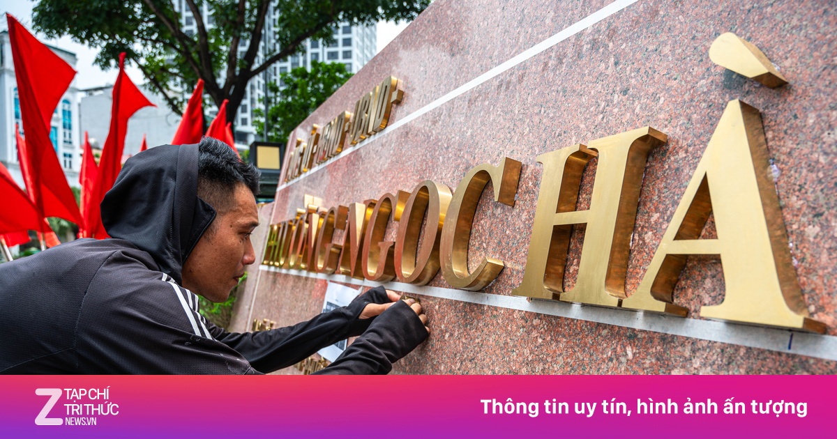Hàng loạt trụ sở thay biển tên phường, xã tại Hà Nội