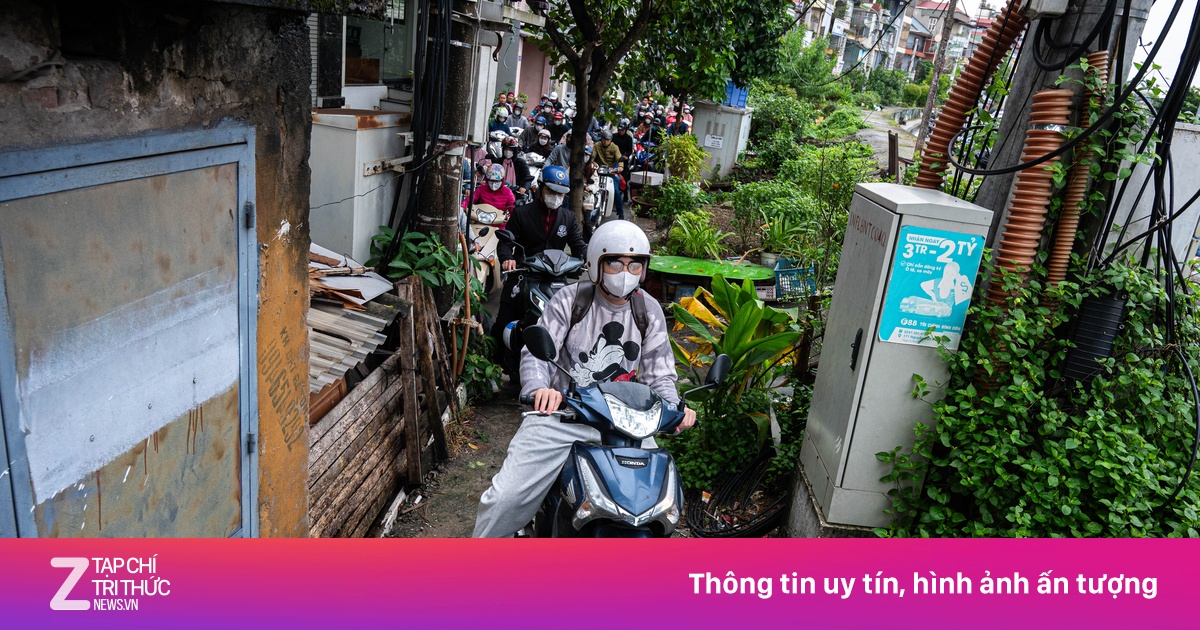 Giao thông hỗn loạn khi cầu Long Biên cấm đường để sửa chữa