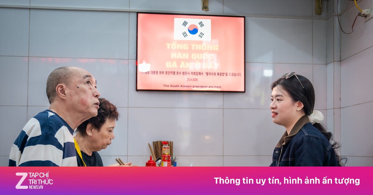 Thực hư chủ quán Hà Nội 'đóng khung' bàn ghế Tổng thống Hàn Quốc ngồi?