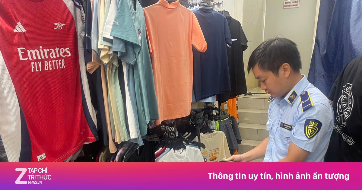 Hàng giả, hàng nhái vẫn nhan nhản tại Saigon Square, chợ Bến Thành