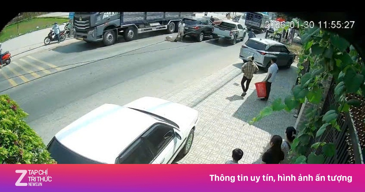 Tài xế bán tải hành hung dã man người đi đường