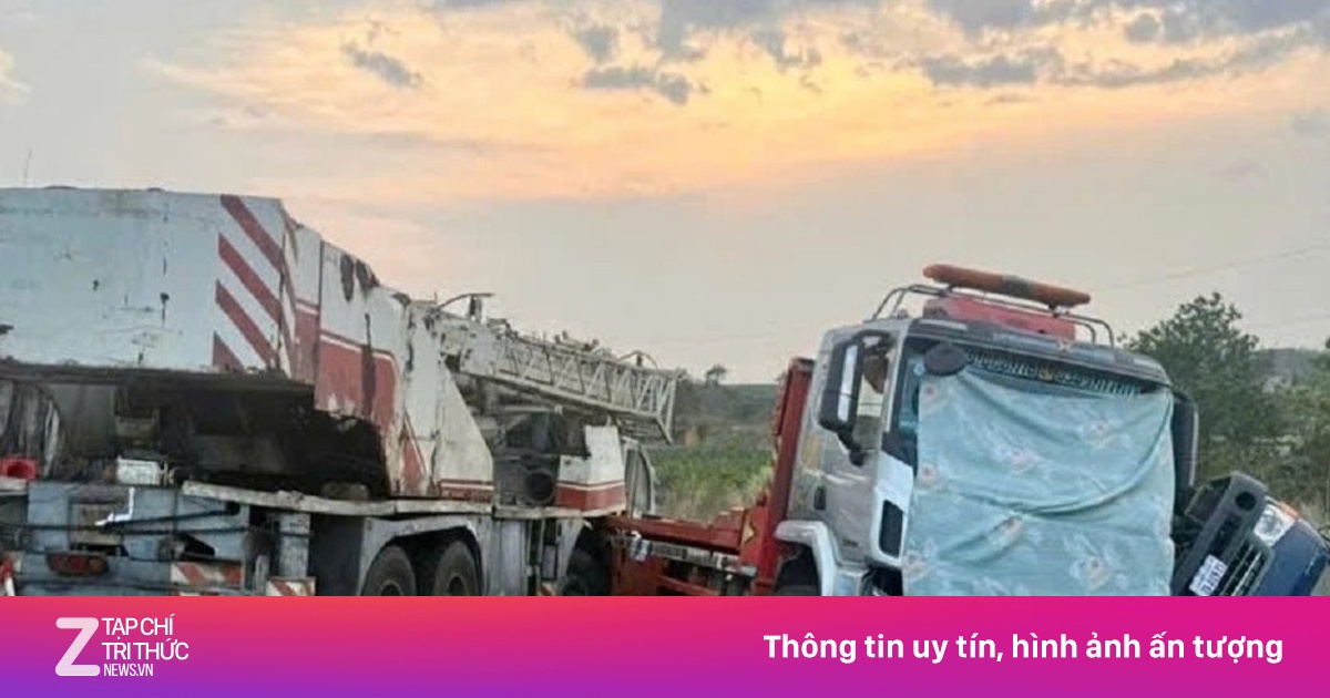 Xe cứu hộ gặp nạn trên cao tốc Phan Thiết - Dầu Giây