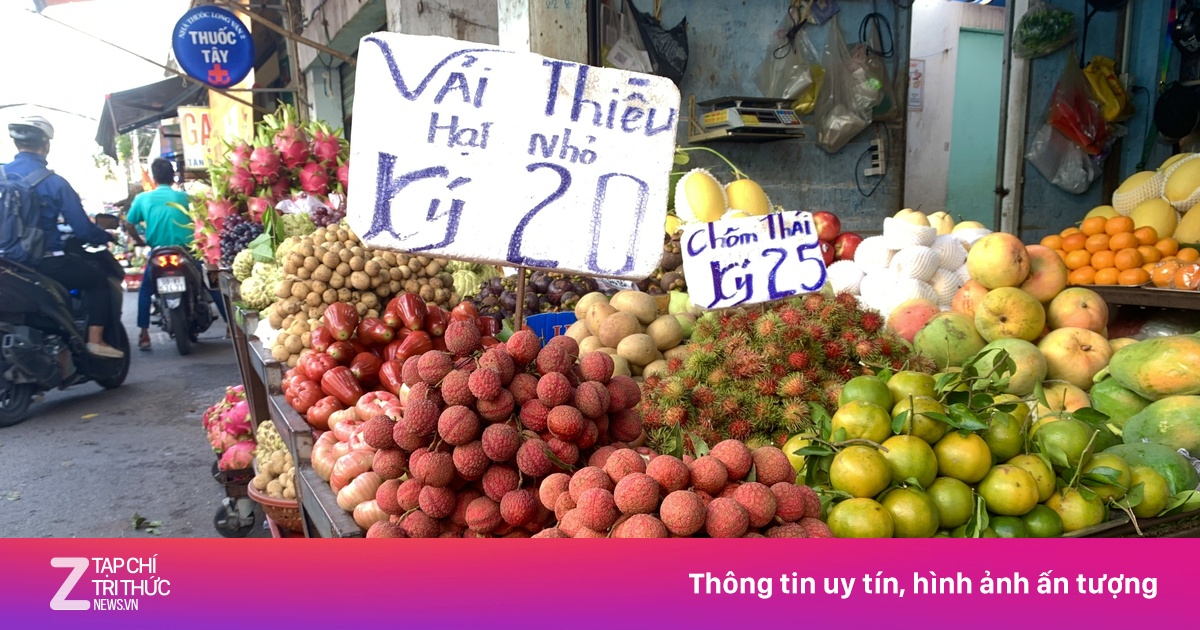 Sầu riêng, vải thiều... rẻ chưa từng có