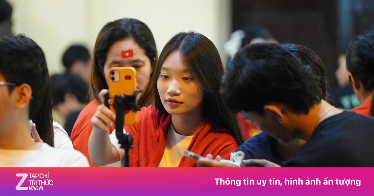 Thức trắng livestream, chờ đến sáng xem diễu binh