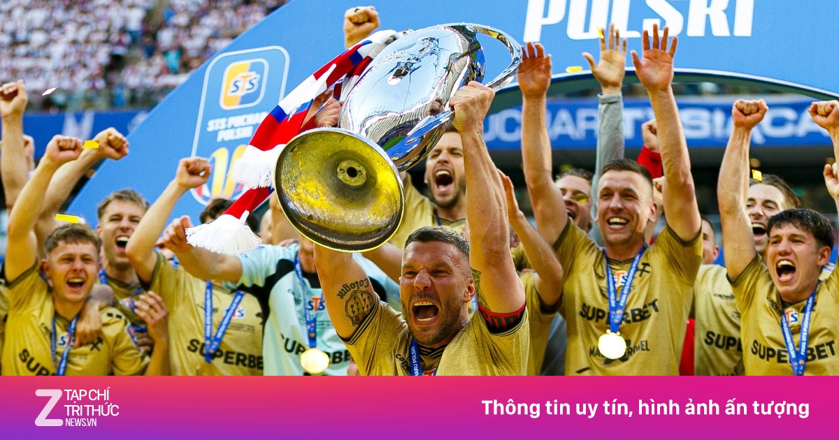 Podolski kết thúc sự nghiệp bằng danh hiệu tại quê nhà