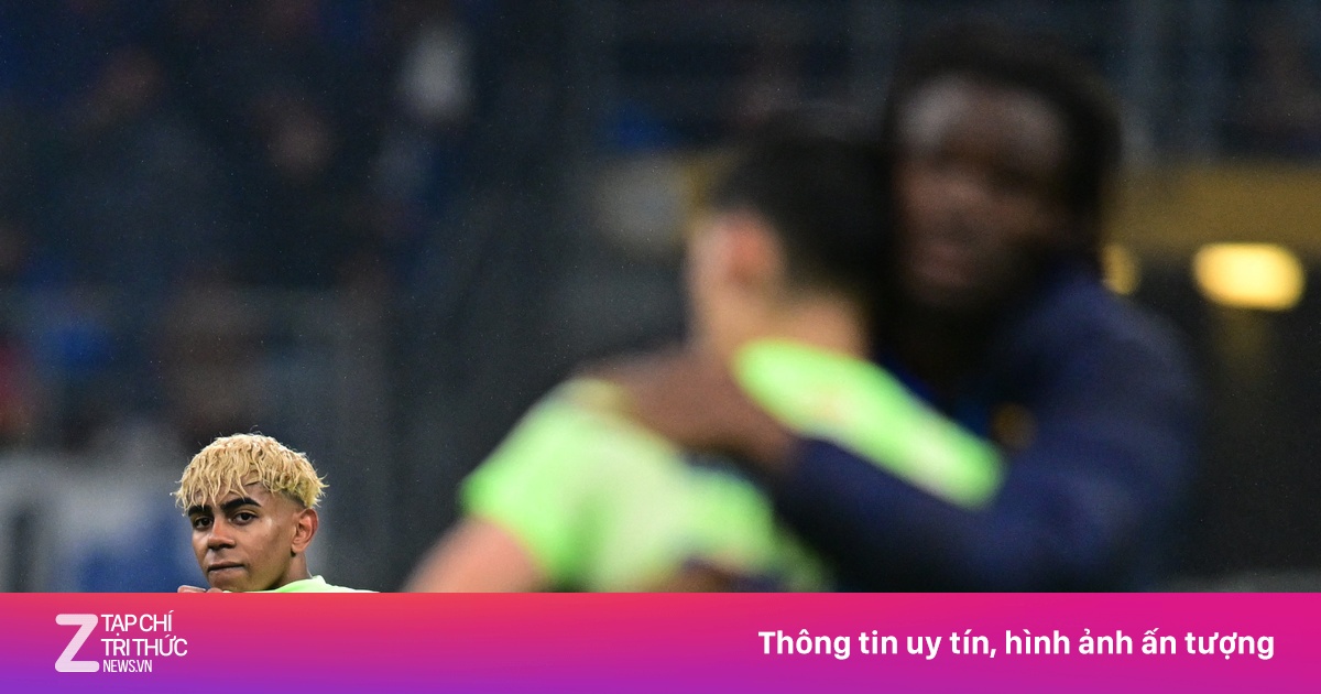 Barcelona gục ngã trong sự tàn nhẫn của bóng đá