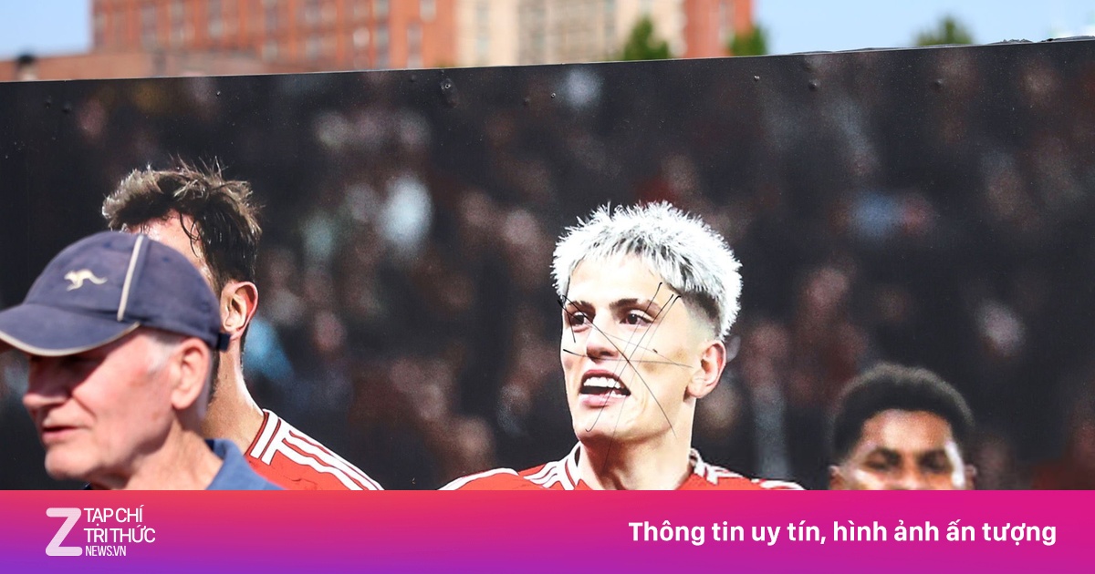 CĐV MU phá hoại ảnh Garnacho - Thể thao - ZNEWS.VN