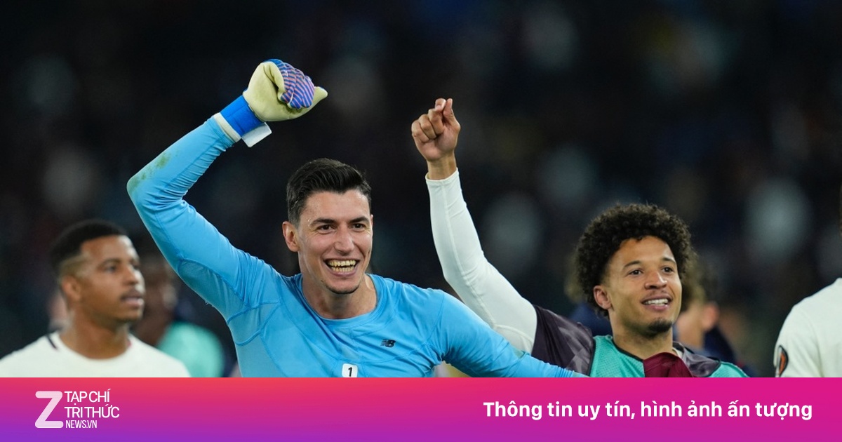 Thủ môn Berke Ozer tự ý rời tuyển Thổ Nhĩ Kỳ sau khi bị gạch tên