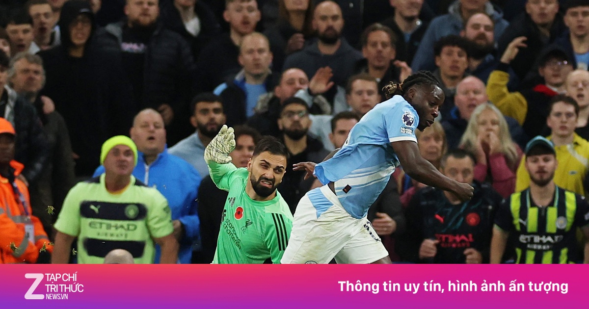 Doku huỷ diệt cả hệ thống phòng ngự Liverpool