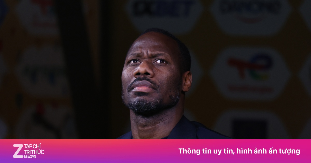 HLV Senegal gây tranh cãi, bị tố hành xử nghiệp dư