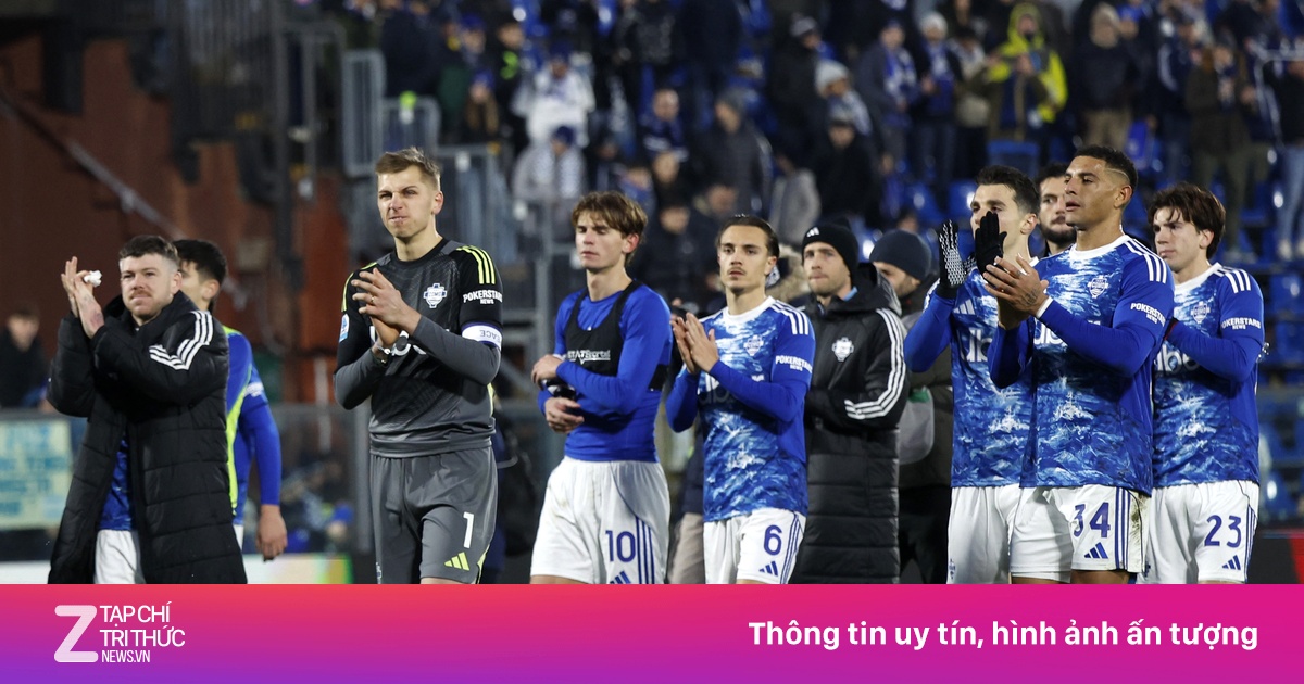 HLV Fabregas làm nên lịch sử với chiến thắng 6-0