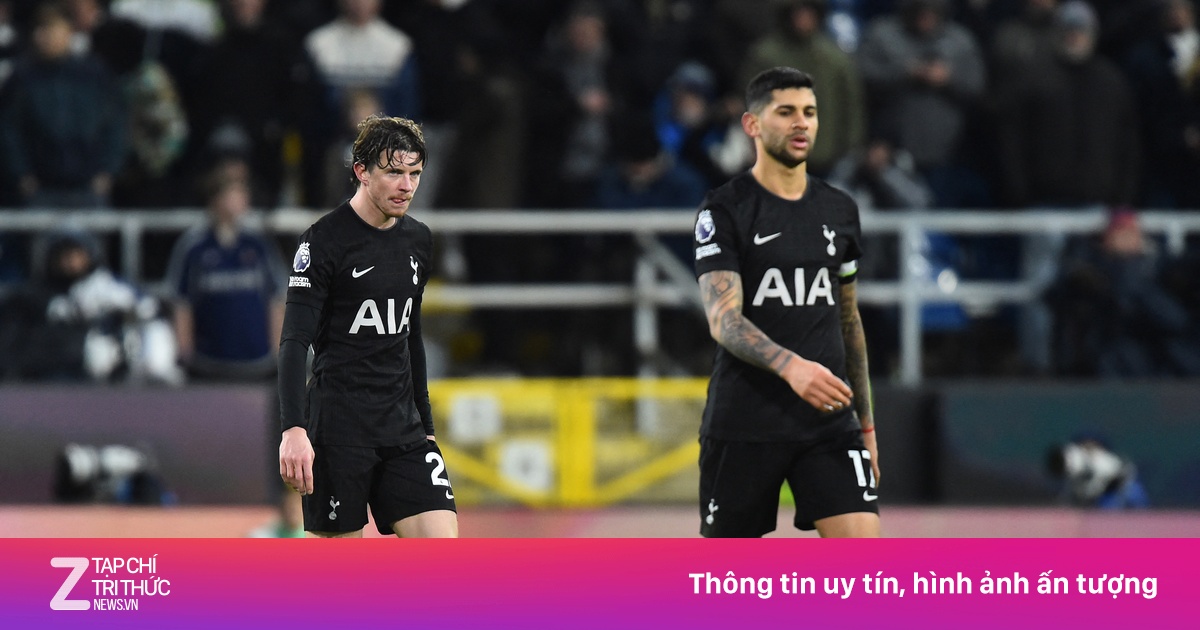 CĐV Tottenham phẫn nộ
