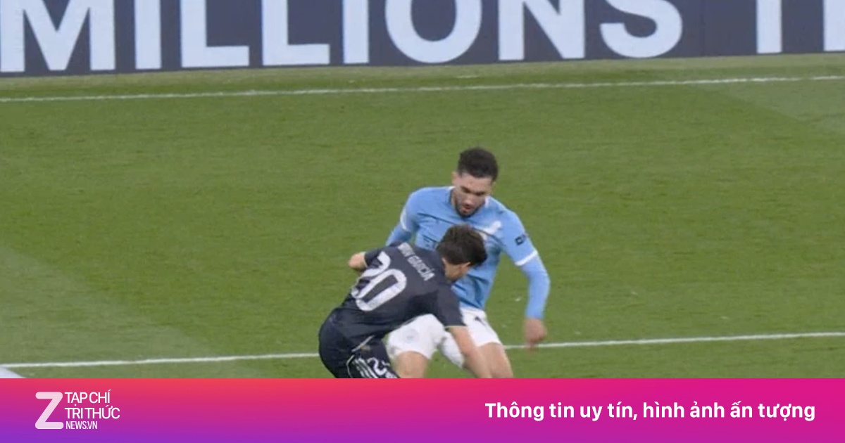 Trọng tài bị tố xử ép Man City