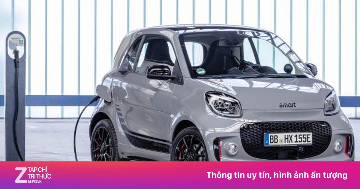 Người phụ nữ sống trong xe mini nhỏ như VF 3