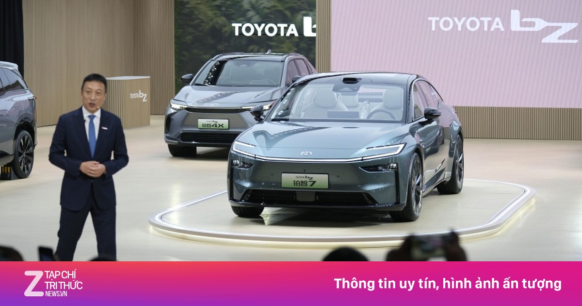 Toyota bZ7 bản thương mại xuất hiện, bắt đầu bán từ cuối năm