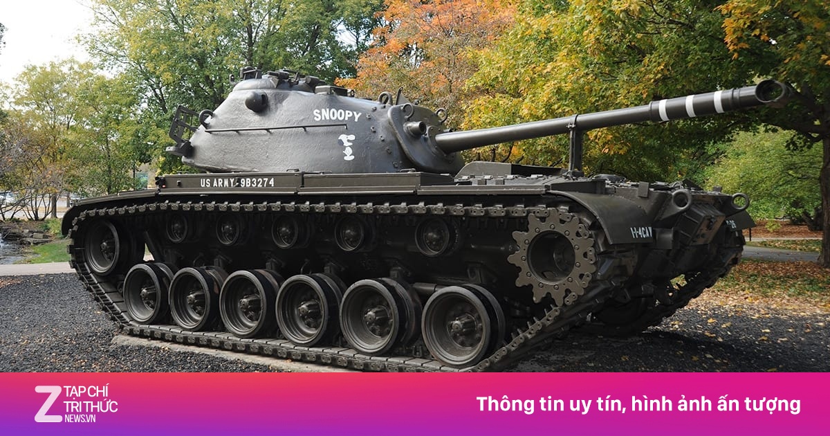 Động cơ xe tăng đặt ở đâu?